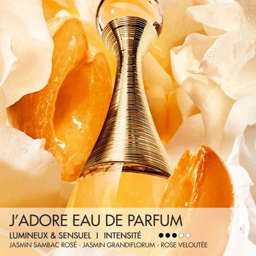 Coffret La Petite Robe Noire - 2 Produits + Eau de Parfum Intense 50ml GUERLAIN Coffret La Petite Robe Noire - 2 Produits + Eau de Parfum Intense 50ml GUERLAIN